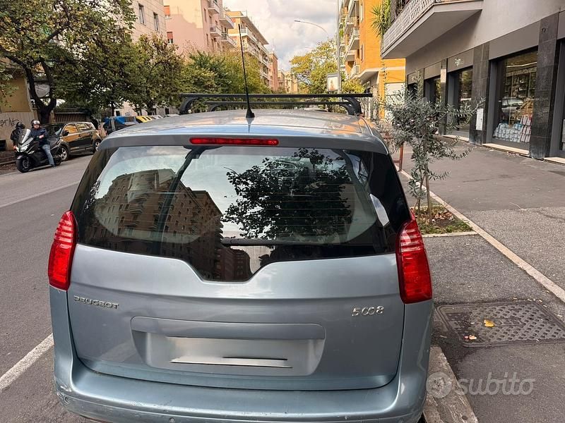 Usata Peugeot 5008 110 CV (80 kW) 2010 Blu Berlina
