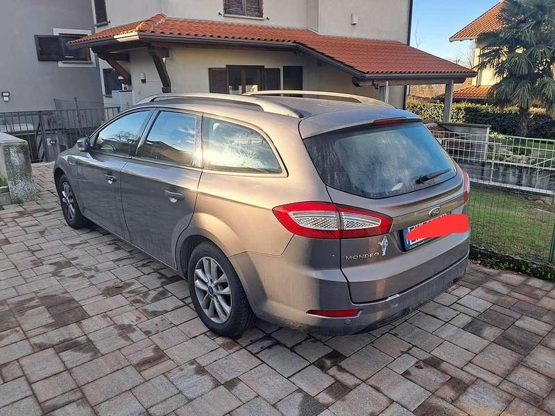 Usata Ford Mondeo 116 CV (85 kW) 2011 Argento Station wagon