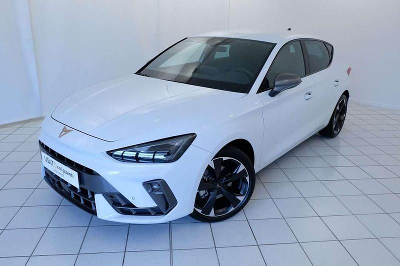 Usata Cupra Leon 150 CV (110 kW) 2025 Bianco Utilitaria