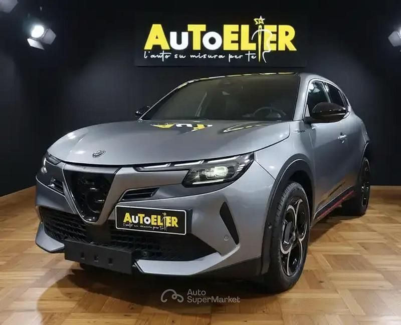 Nuova Alfa Romeo Junior Edizione Speciale 145 CV (106 kW) 2026 Grigio SUV