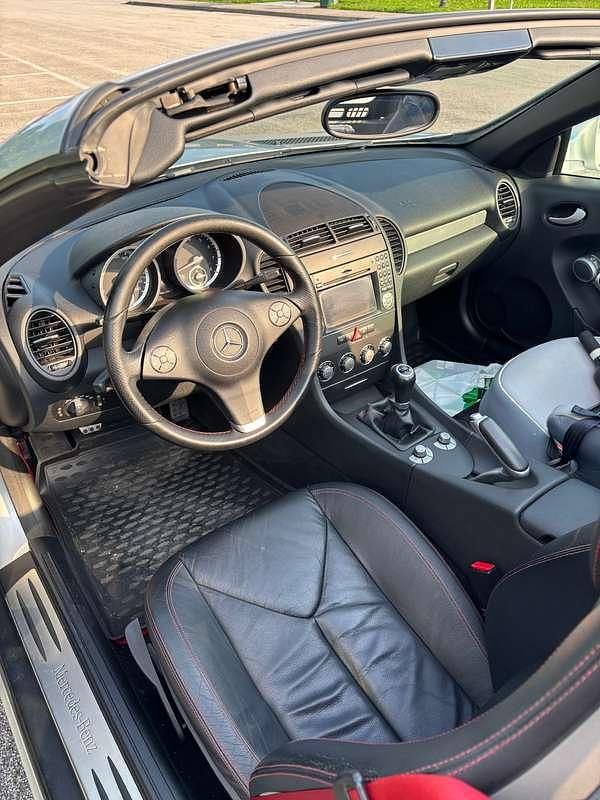 Usata Mercedes SLK200 184 CV (135 kW) 2008 Argento Cabrio