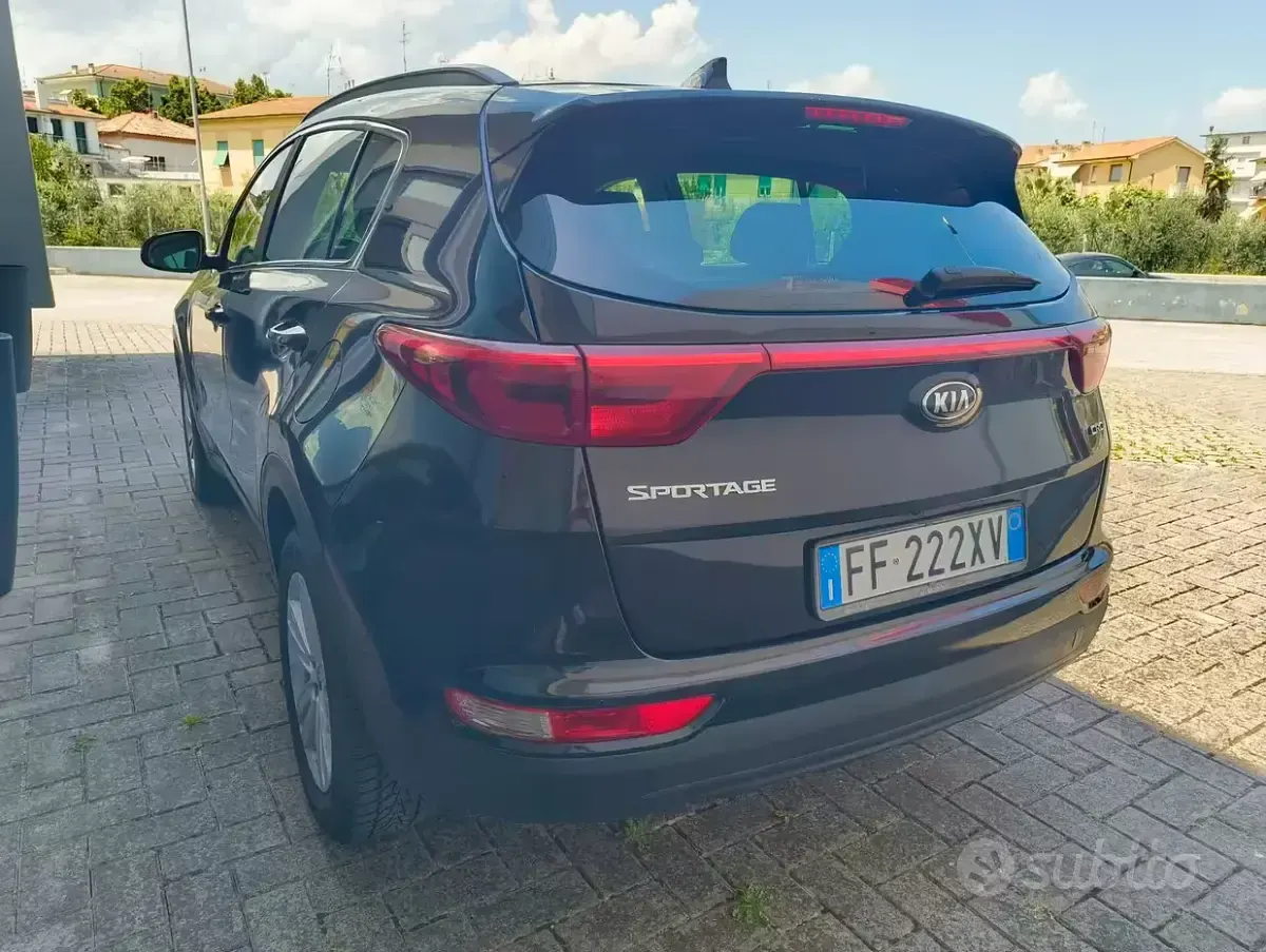 Usata Kia Sportage 115 CV (84 kW) 2016 Nero SUV