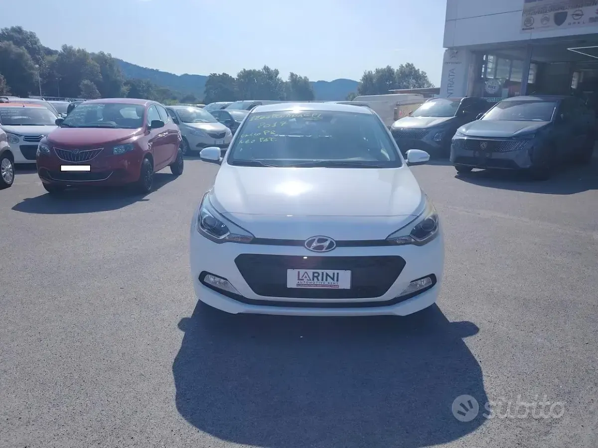 Usata Hyundai i20 Comfort 82 CV (60 kW) 2017 Bianco Utilitaria