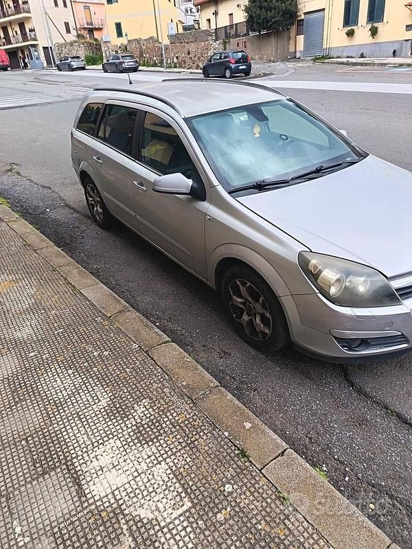 Usata Opel Astra 2005 Grigio Station wagon