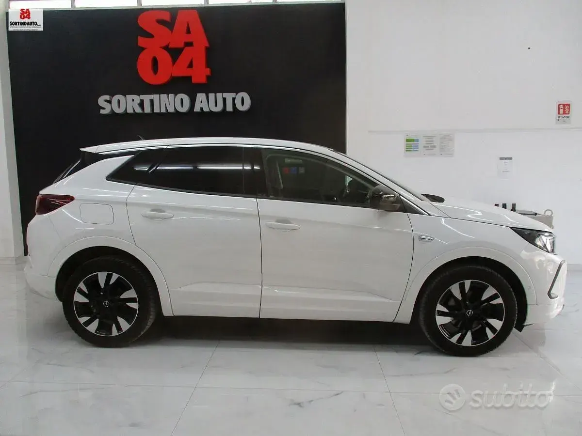 Usata Opel Grandland X Business Elegance 131 CV (96 kW) 2022 Bianco SUV