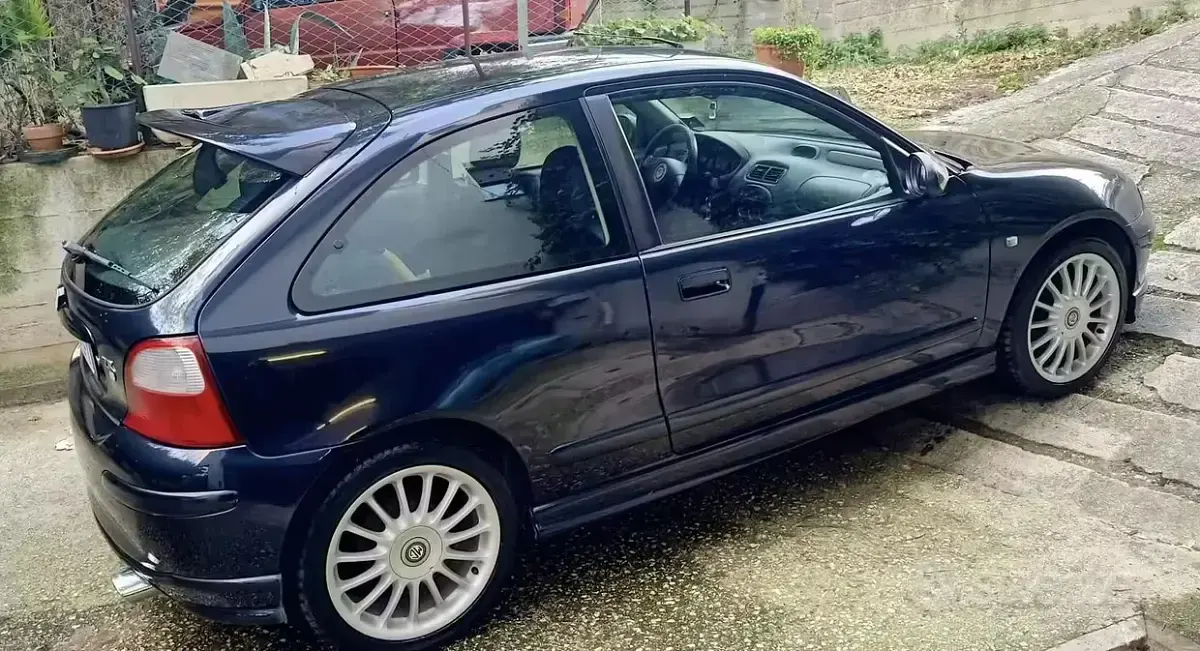 Usata MG ZR 103 CV (75 kW) 2002 Nero Utilitaria
