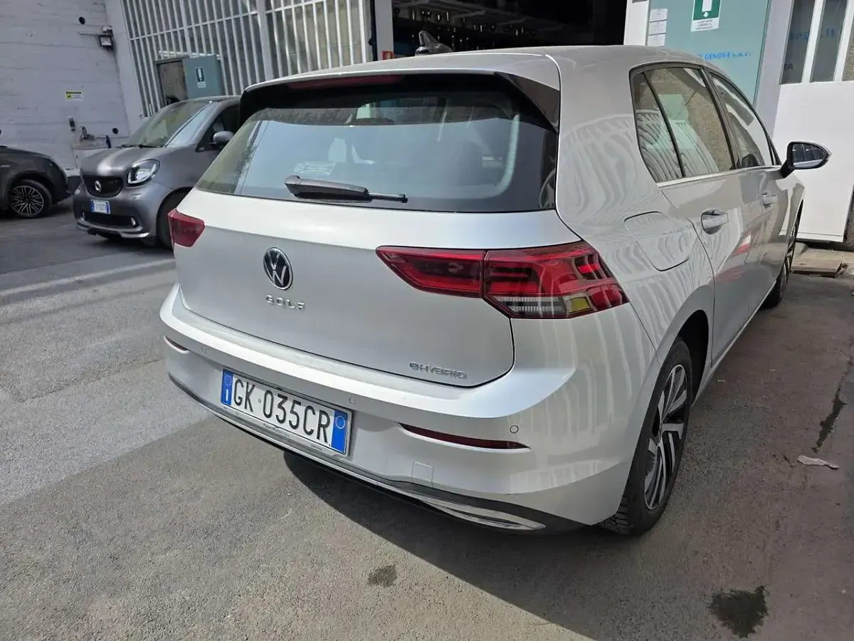 Usata VW Golf VIII Style 150 CV (110 kW) 2022 Argento Berlina