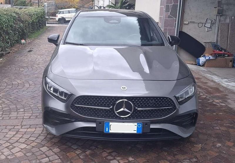 Usata Mercedes A180 Executive 116 CV (85 kW) 2023 Grigio Berlina