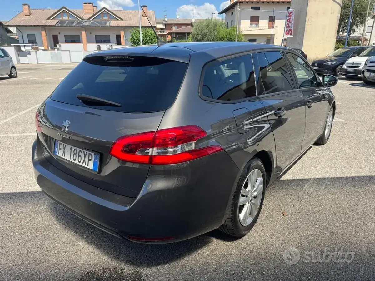 Usata Peugeot 308 Business-Line 131 CV (96 kW) 2019 Grigio Station wagon