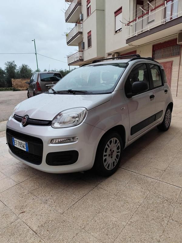 Usata Fiat Panda Lounge 75 CV (55 kW) 2014 Argento Berlina
