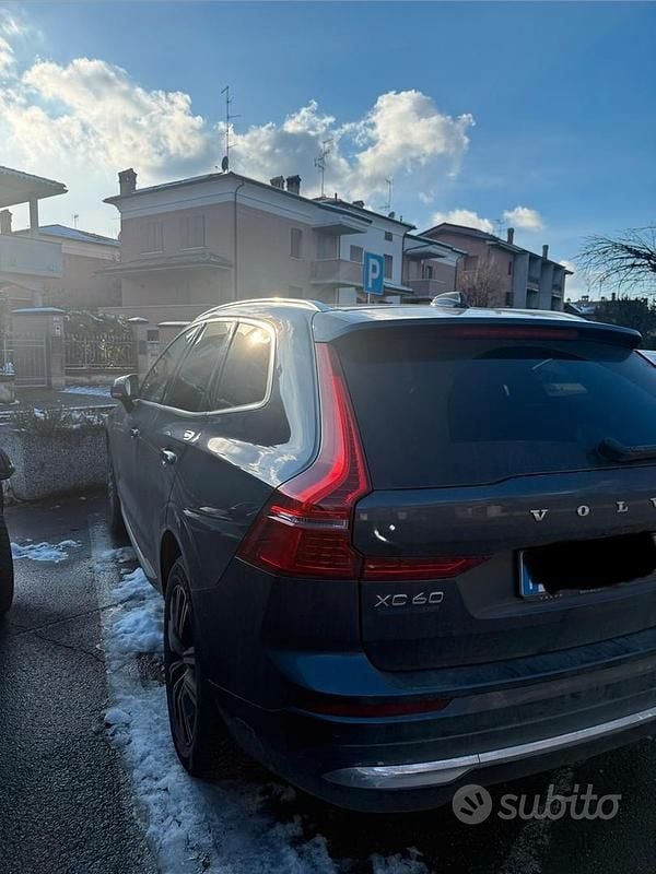 Usata Volvo XC60 Inscription 190 CV (139 kW) 2022 Blu/azzurro SUV