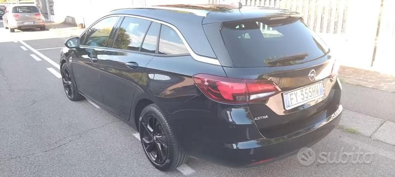 Usata Opel Astra Innovation 110 CV (80 kW) 2019 Nero Station wagon