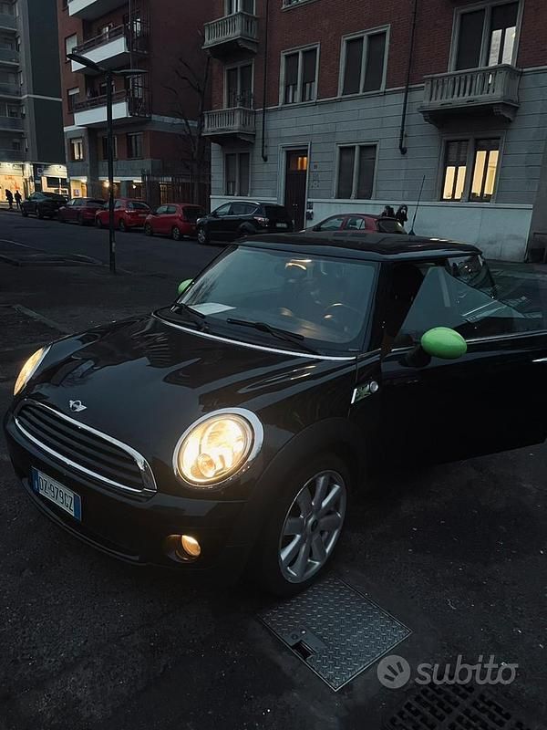 Usata Mini Cooper 75 CV (55 kW) 2010 Nero Utilitaria