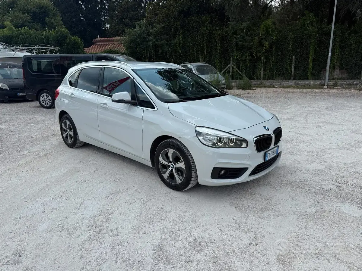 Usata BMW 218 Luxury Line 150 CV (110 kW) 2017 Bianco Station wagon