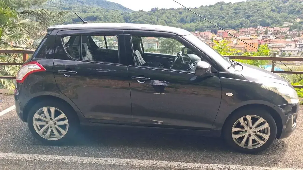 Usata Suzuki Swift 94 CV (69 kW) 2017 Nero Utilitaria