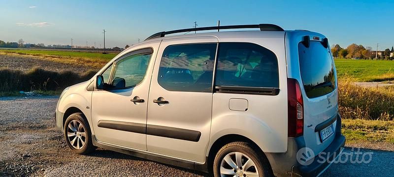 Gebraucht Peugeot Partner Outdoor 100 PS (73 kW) 2017 Van / Kleinbus
