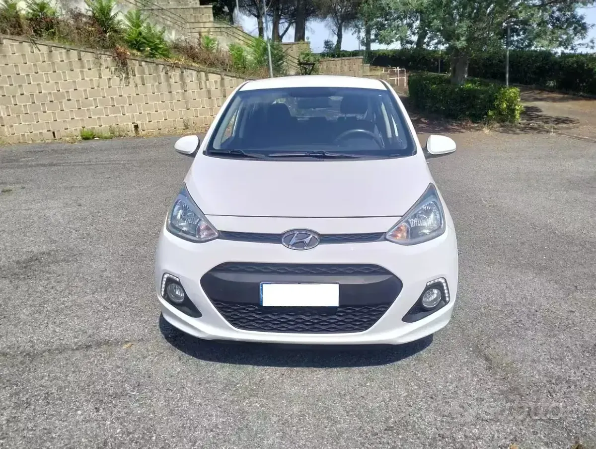 Usata Hyundai i10 Comfort 67 CV (49 kW) 2016 Bianco Utilitaria