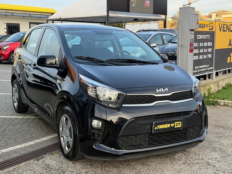 Usata Kia Picanto X-Line 67 CV (49 kW) 2023 Nero Utilitaria