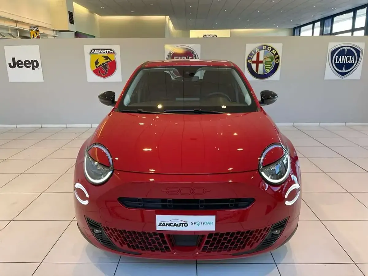 Usata Fiat 600E Red 114 kW (156 CV) 2025 Rosso SUV