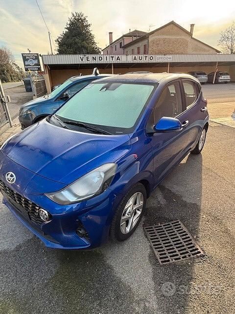 Blu Usata 2022 Hyundai i10 Prime Due volumi | 11.700 € (Buon prezzo) - Immagine 1/4