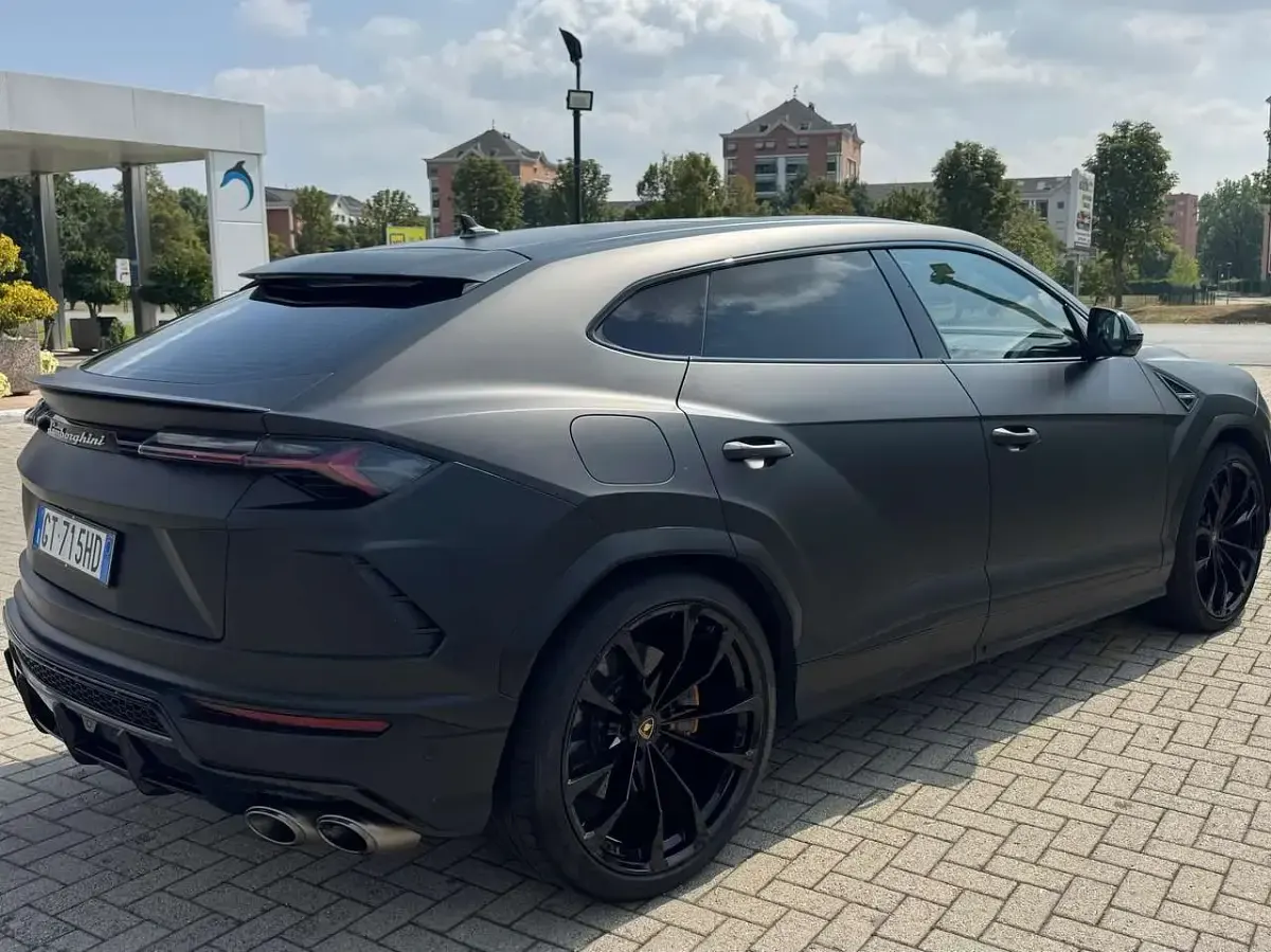 Usata Lamborghini Urus 650 CV (478 kW) 2022 Grigio SUV