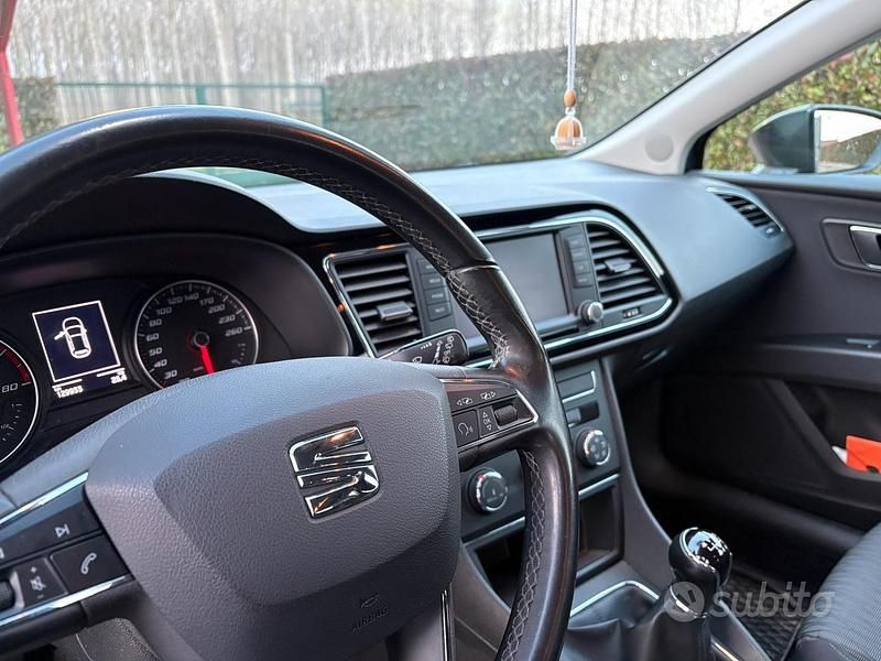 Usata Seat Leon Style 110 CV (80 kW) 2017 Grigio Berlina