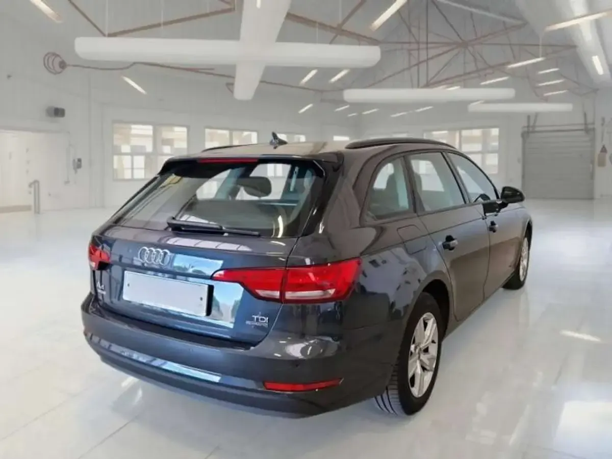Usata Audi A4 Business 150 CV (110 kW) 2018 Grigio Station wagon
