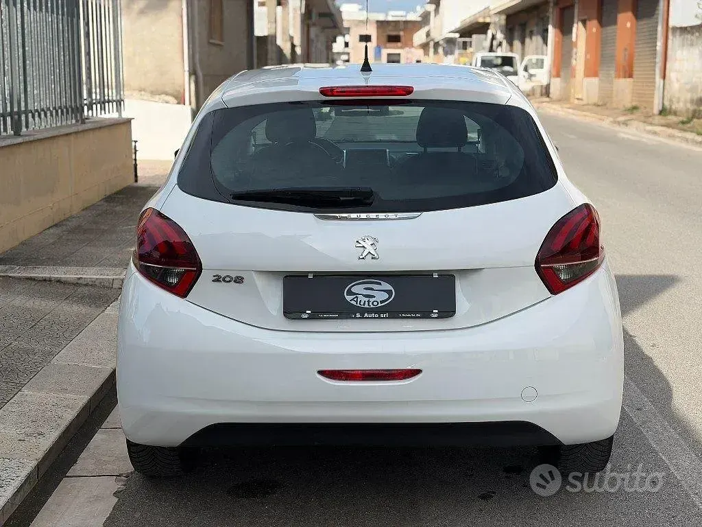 Usata Peugeot 208 Business-Line 82 CV (60 kW) 2017 Blu Utilitaria