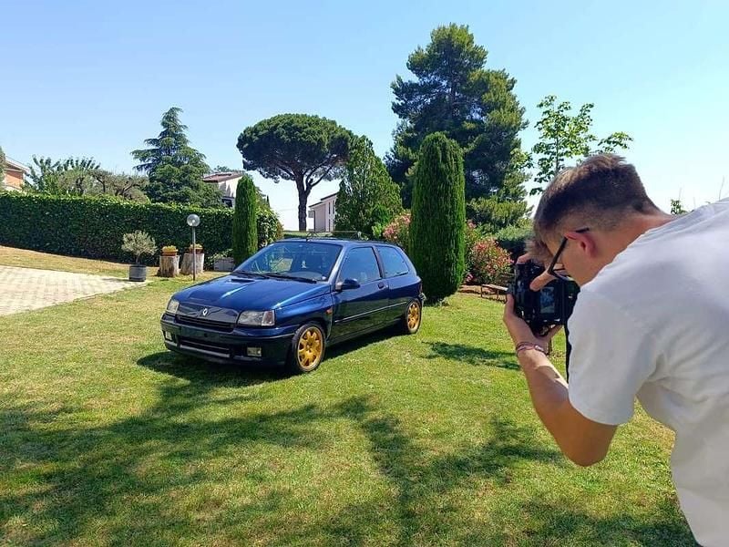 Usata Renault Clio 147 CV (108 kW) 1993 Blu/azzurro Berlina