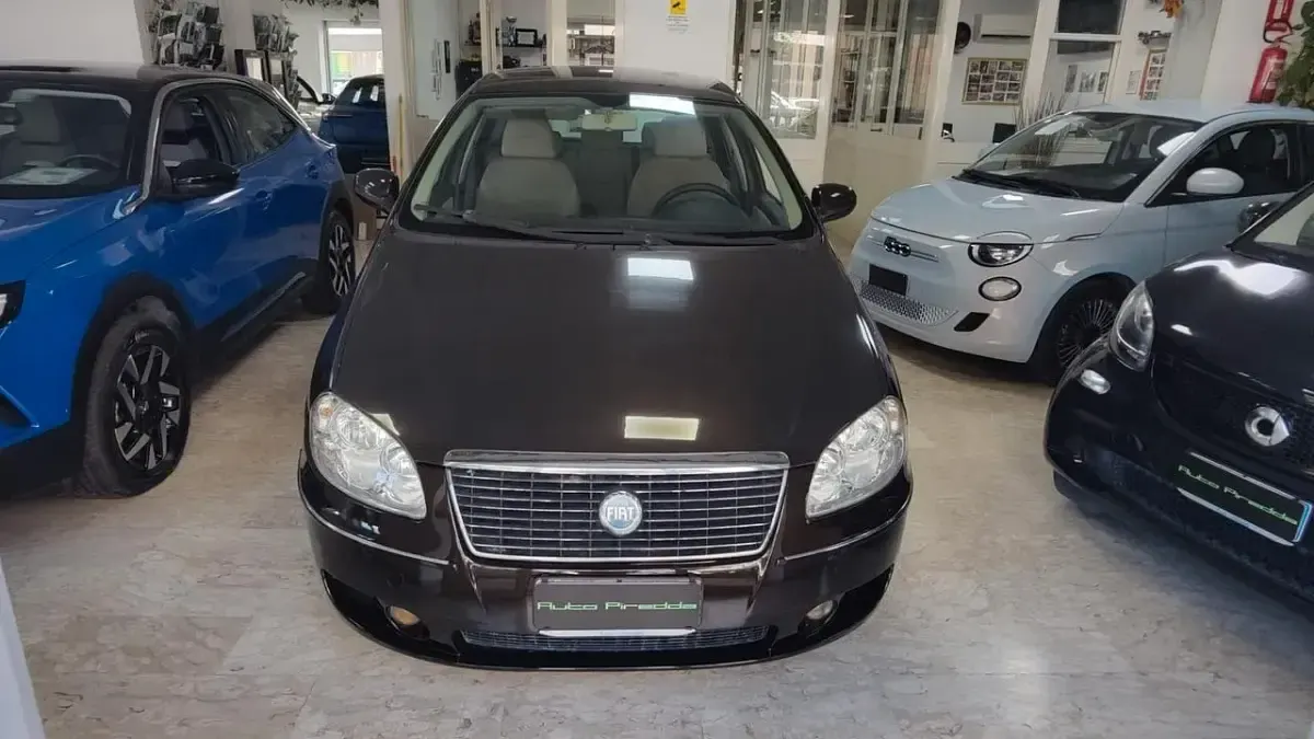 Usata Fiat Croma 140 CV (102 kW) 2007 Marrone Station wagon