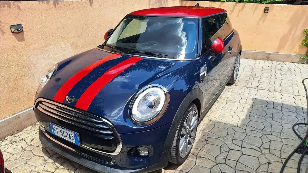 Usata Mini Cooper D Seven 116 CV (85 kW) 2016 Blu/azzurro Utilitaria