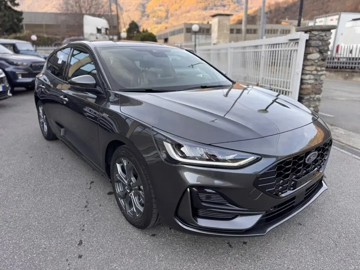 Nuova Ford Focus ST-Line 125 CV (91 kW) 2026 Grigio Berlina