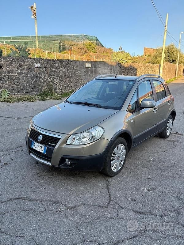 Usata Fiat Sedici Dynamic 135 CV (99 kW) 2009 Giallo SUV