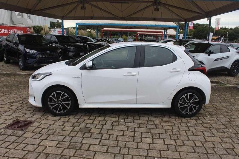 Usata Toyota Yaris Hybrid Trend 92 CV (67 kW) 2022 Bianco Berlina