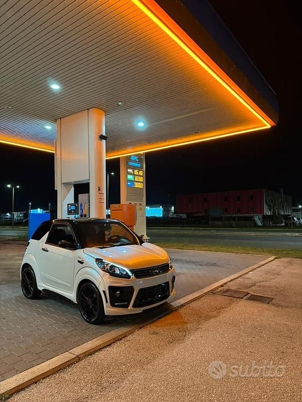 Bianco Usata 2021 Ligier JS50 Due volumi | 10.200 € (Buon prezzo) - Immagine 1/4