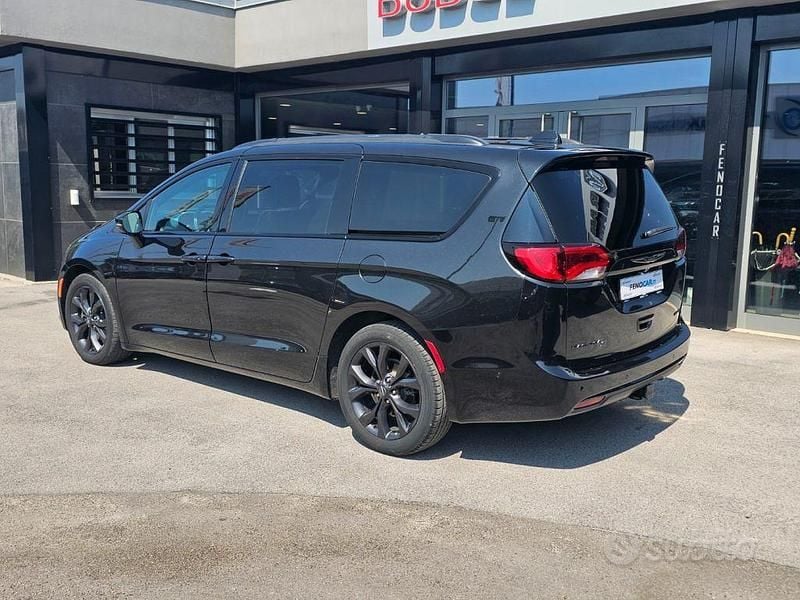 Usata Chrysler Pacifica Limited 291 CV (214 kW) 2019 Nero perlato SUV