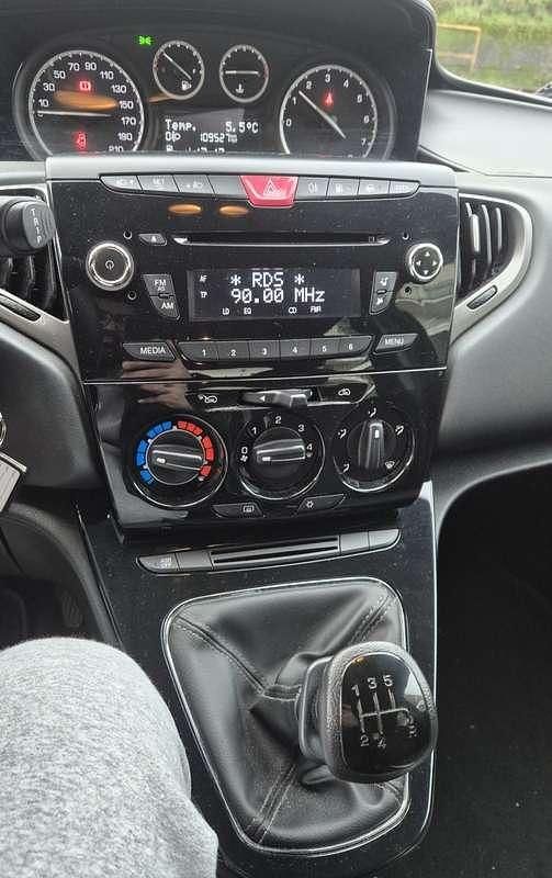 Usata Lancia Ypsilon 77 CV (56 kW) 2014 Utilitaria