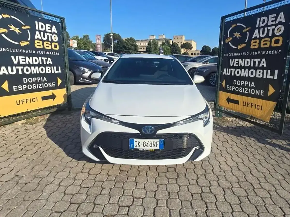 Usata Toyota Corolla Business Edition 98 CV (72 kW) 2022 Bianco Station wagon