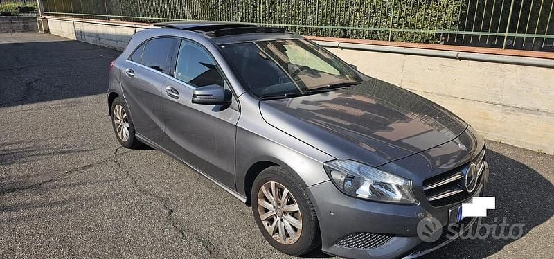 Grigio Usata 2015 Mercedes A200 Night Tre volumi | 13.000 € - Immagine 1/4