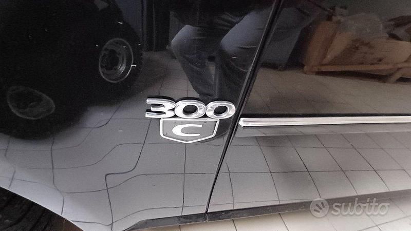 Usata Chrysler 300C Touring 218 CV (160 kW) 2007 Nero Station wagon