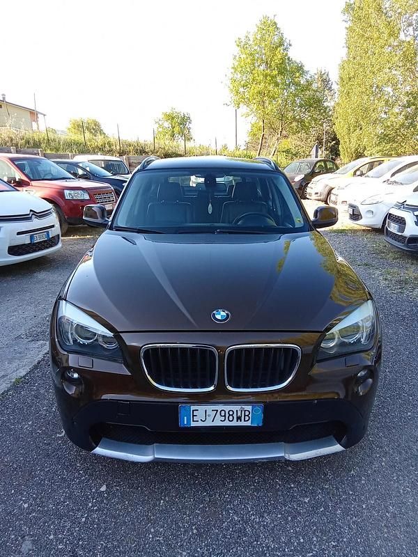 Usata BMW X1 176 CV (129 kW) 2011 Marrone SUV