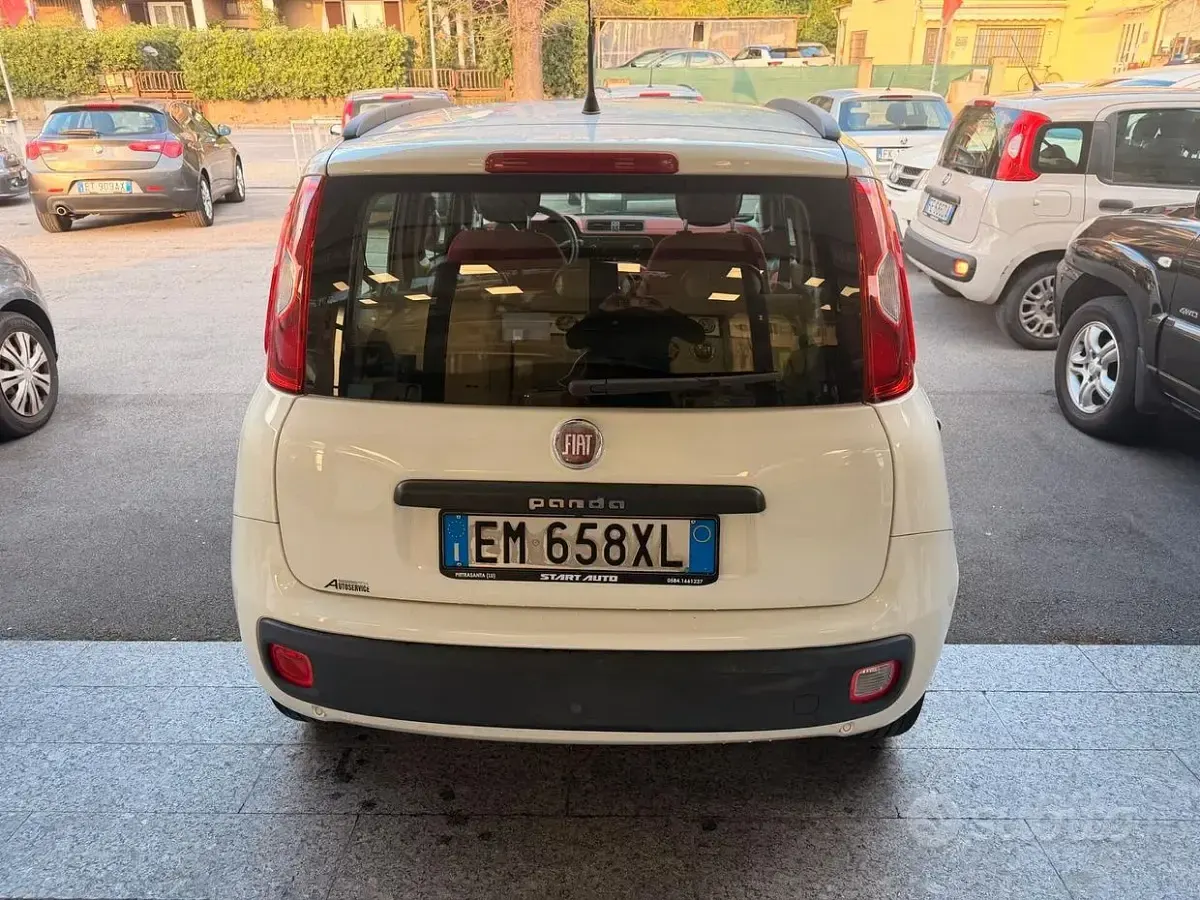 Usata Fiat Panda Lounge 75 CV (55 kW) 2013 Bianco Utilitaria