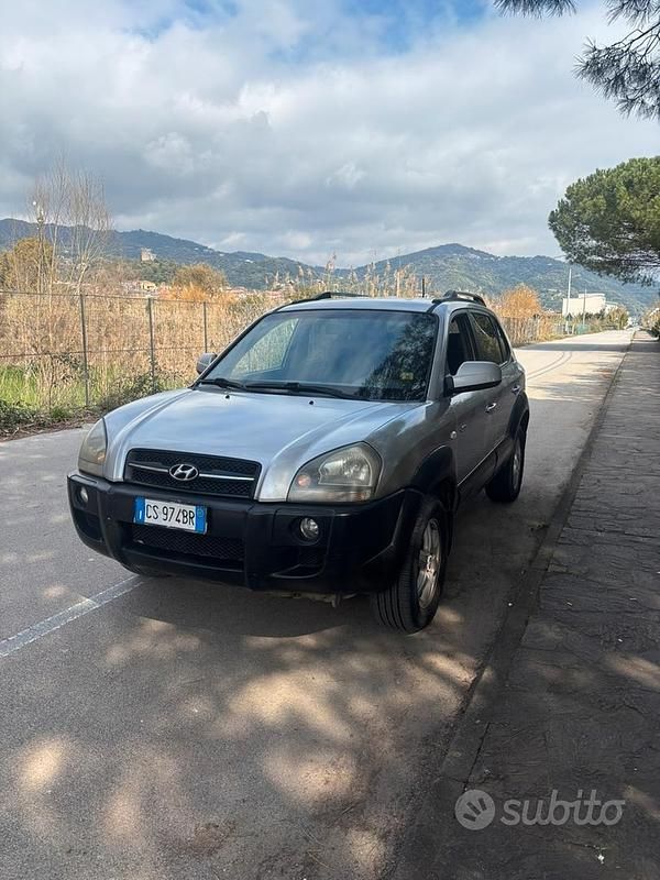 Usata Hyundai Tucson 112 CV (82 kW) 2005 Grigio SUV