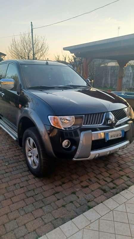 Usata Mitsubishi L200 Intense 136 CV (100 kW) 2006 Nero Pick-up