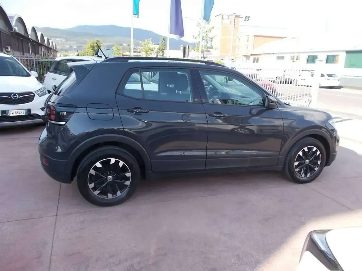 Usata VW T-Cross Style 95 CV (69 kW) 2020 Grigio urano SUV