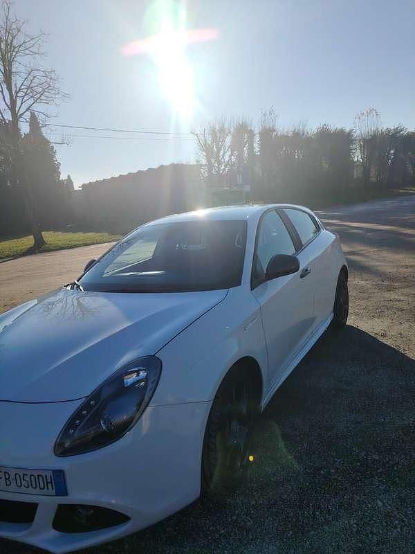 Usata Alfa Romeo Giulietta Exclusive 120 CV (88 kW) 2015 Bianco Berlina