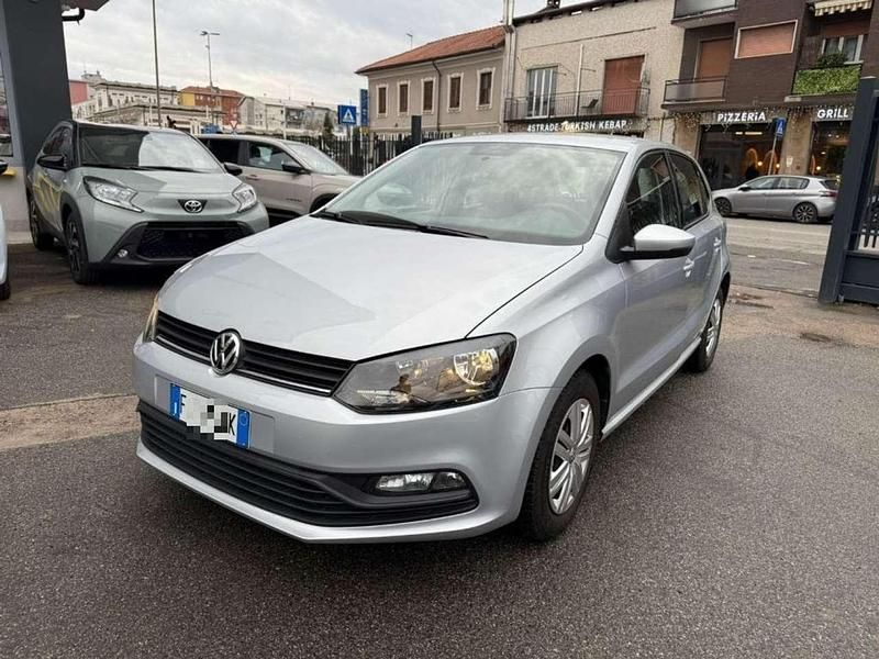 Argento Usata 2017 VW Polo Comfortline Tre volumi | 10.990 € (Buon prezzo) - Immagine 1/4