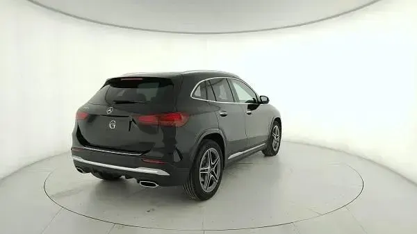 Nuova Mercedes GLA200 AMG line 150 CV (110 kW) 2026 Nero cosmo metallizzato SUV
