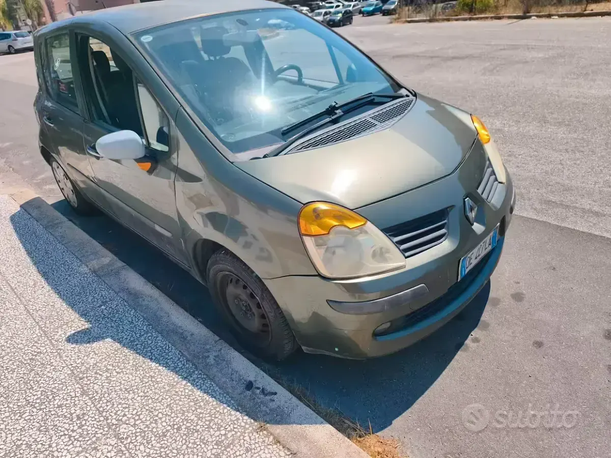 Usata Renault Modus Dynamique 65 CV (47 kW) 2005 Verde Monovolume
