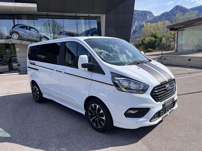 Usata Ford Tourneo Sport 170 CV (125 kW) 2023 Bianco Monovolume